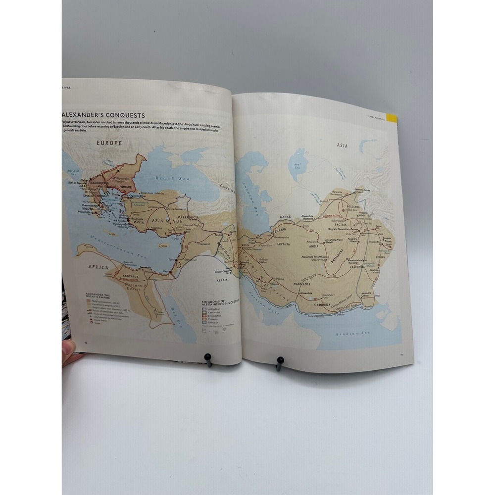 National Geographic Atlas of War 2020 Special Magazine 16 Maps Inside - Picture 3 of 5